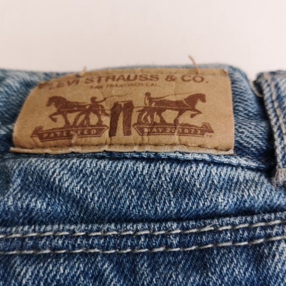 Prefaded Levis - Picture 4 of 4